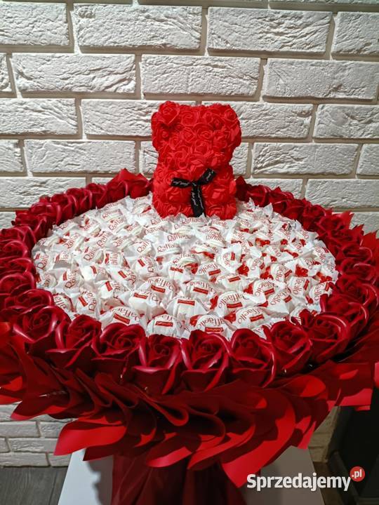 Giga bukiet z róż mydlanych i Rafaello Ratyń