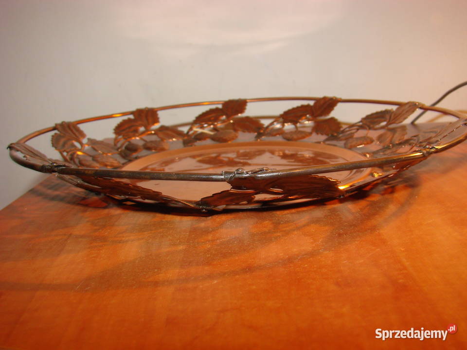 talerz ozdobny z miedzi wzór poziomki PRL Pruszcz Gdański