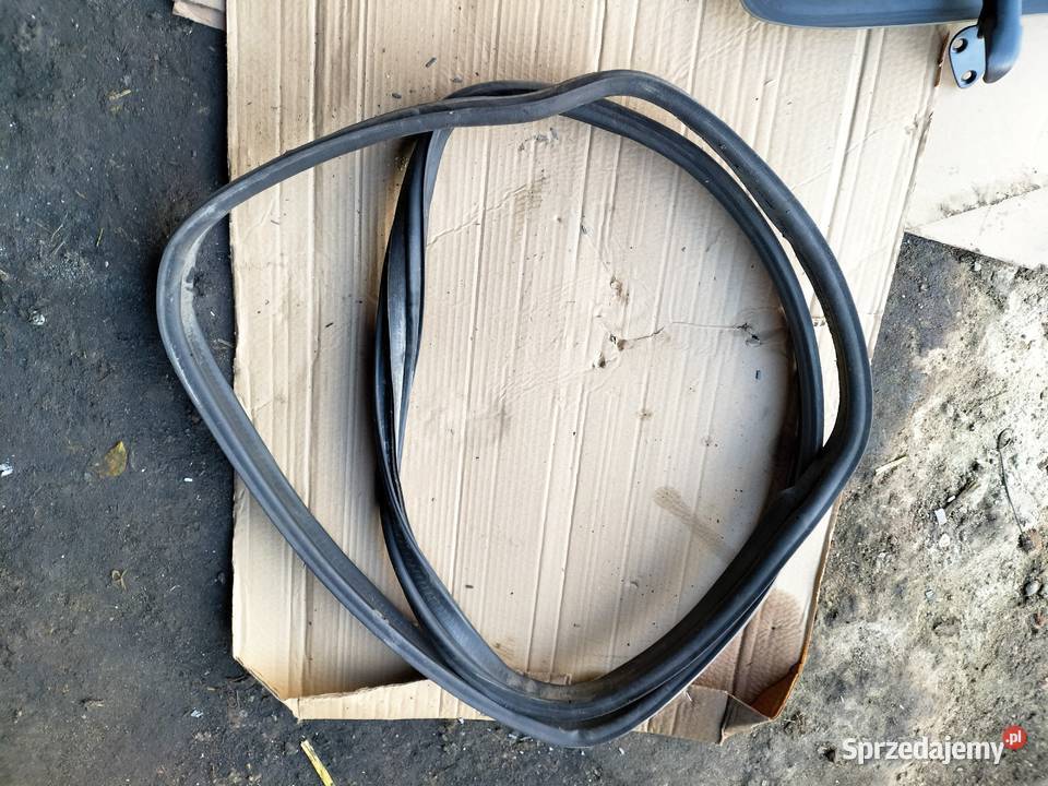 Fiat Cinquecento CC USZCZELKA KLAPY BAGAŻNIKA Kamień-Kolonia