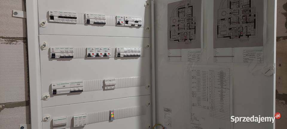 Elektryk zakładanie przewodów i urządzeń Stryków