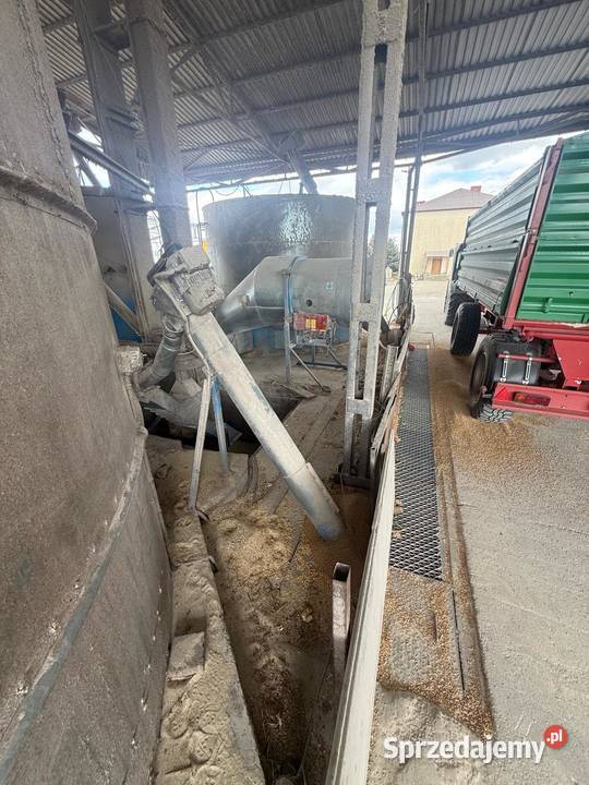 Silosy zbożowe i suszarnie zbożowe nieuszkodzony Łódź