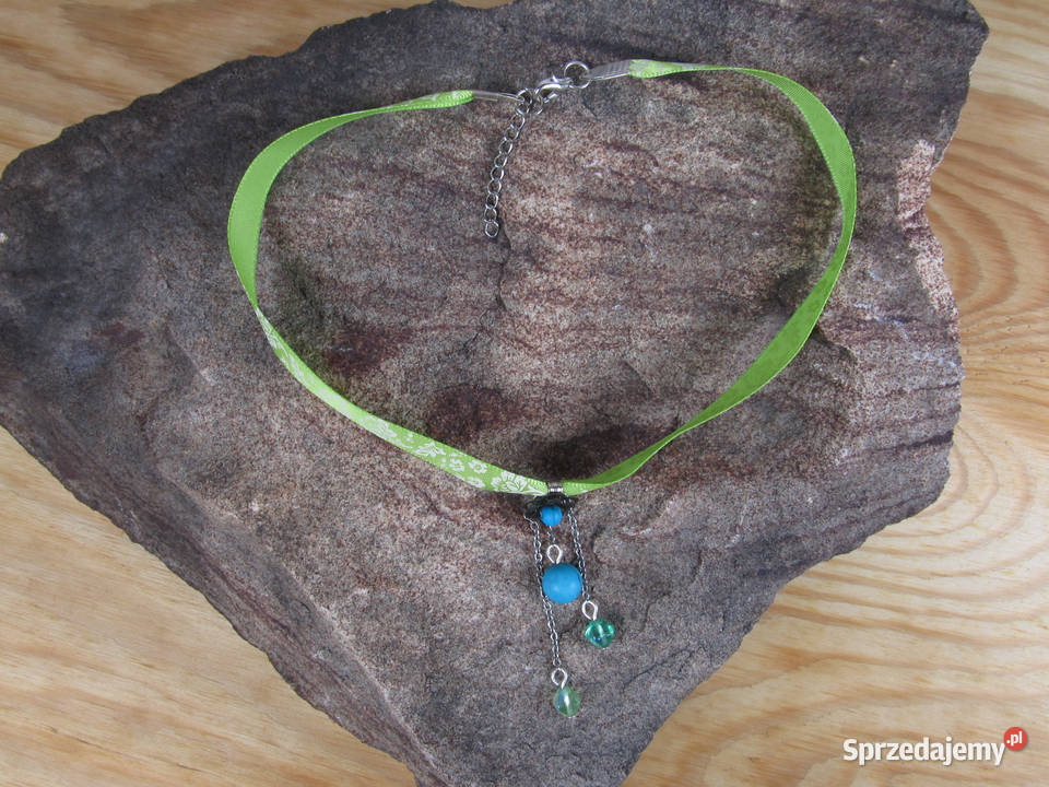 Naszyjnik choker z zielonej wstążki w kwiatki