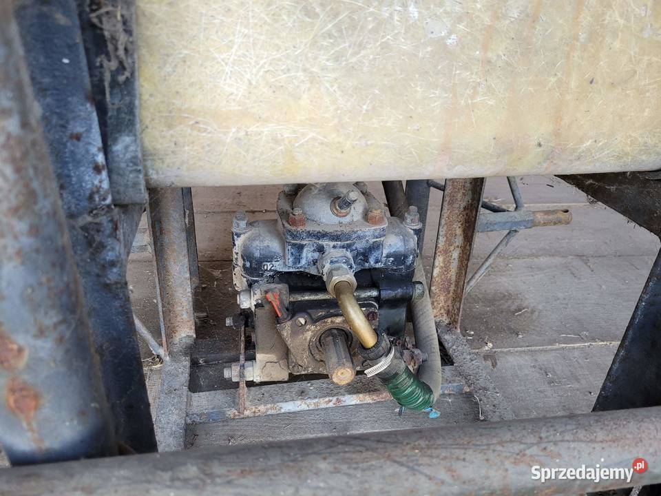 Opryskiwacz 300 litrów