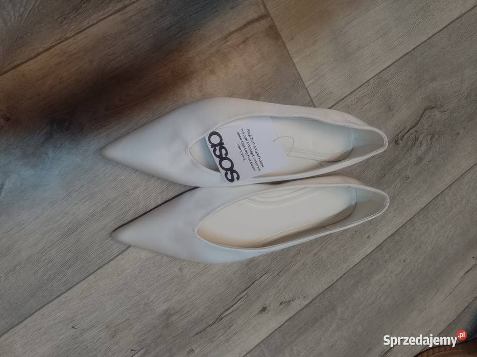 40 ASOS Design Białe baleriny wieczorowe z