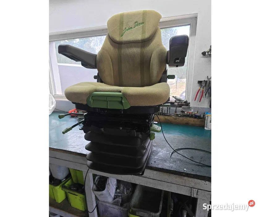 Fotel pneumatyczny John Deere grammer