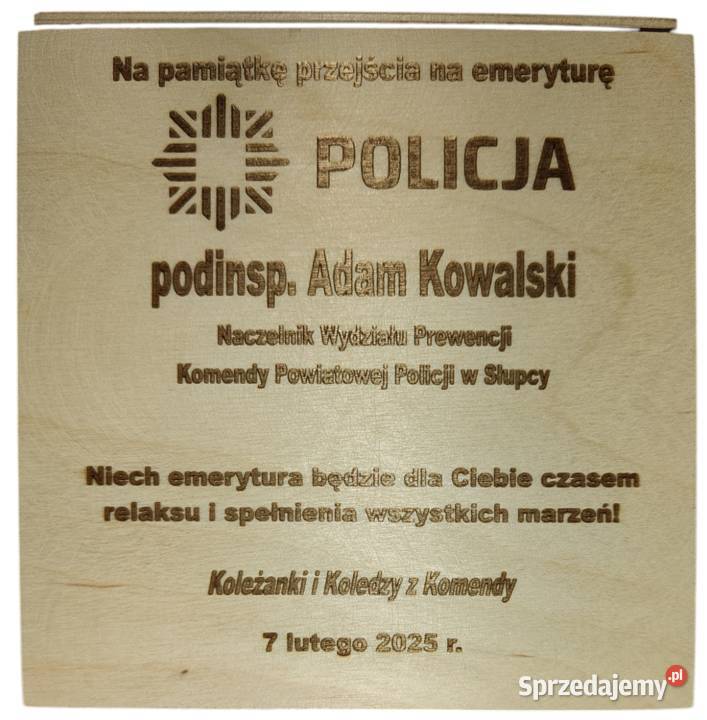 Pudełko emeryta np policyjnego z grawerem duże Słupca