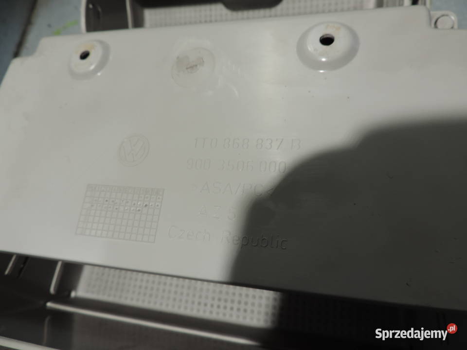 SCHOWEK LAMPKA PODSUFITKI VW TOURAN I 1T0868837B Nowy Sącz