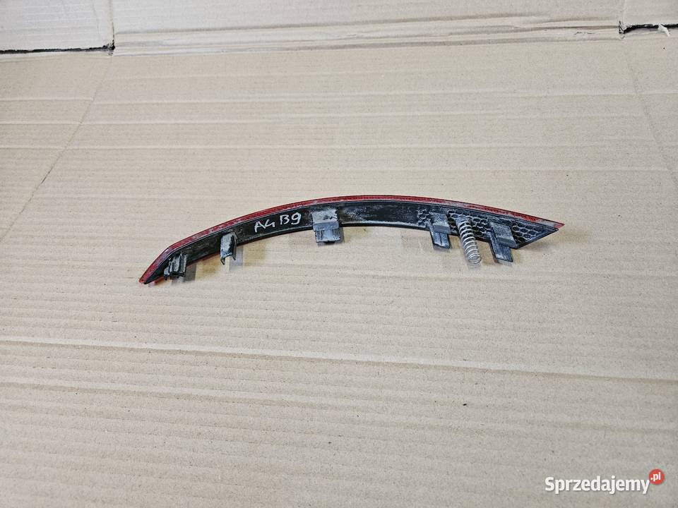 AUDI A4 B9 ODBLASK PRAWY ZDERZAKA TYŁ 8W0945106D Międzychód