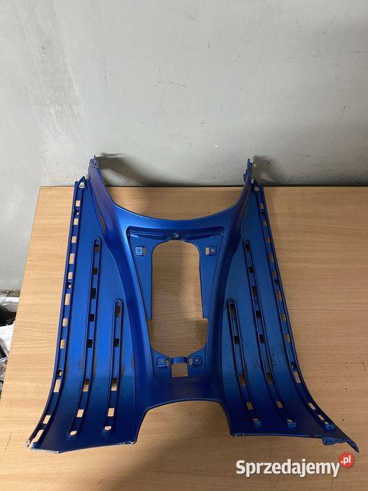 Podłoga PIAGGIO VESP GT GTS GTV owiewka pod nogi Poznań