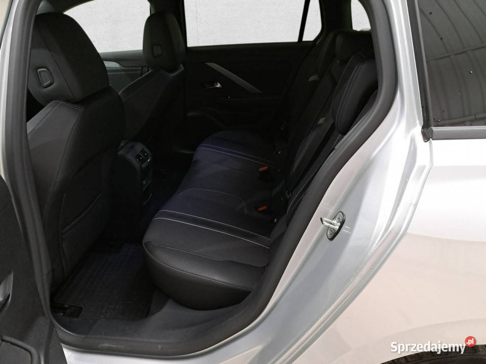 Opel Astra L 2021 Komorniki