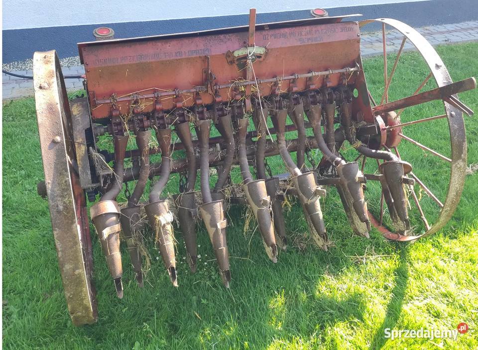 Zabytkowy siewnik konny 13lejowy przednia oś Rzeszów