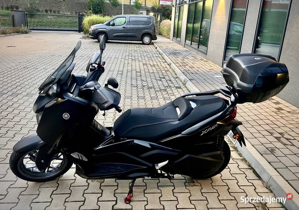 Sprzedam Yamaha xmax 300 tech nowa bogata wersja kupiony w polskim salonie Warszawa