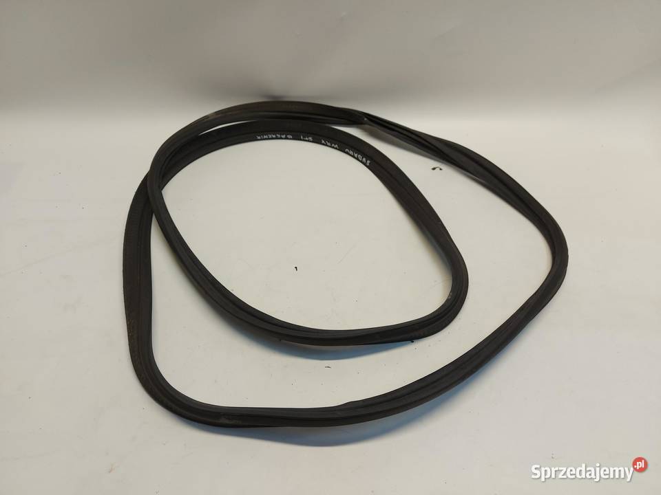 Subaru WRX STI 2015r uszczelka klapy bagażnika