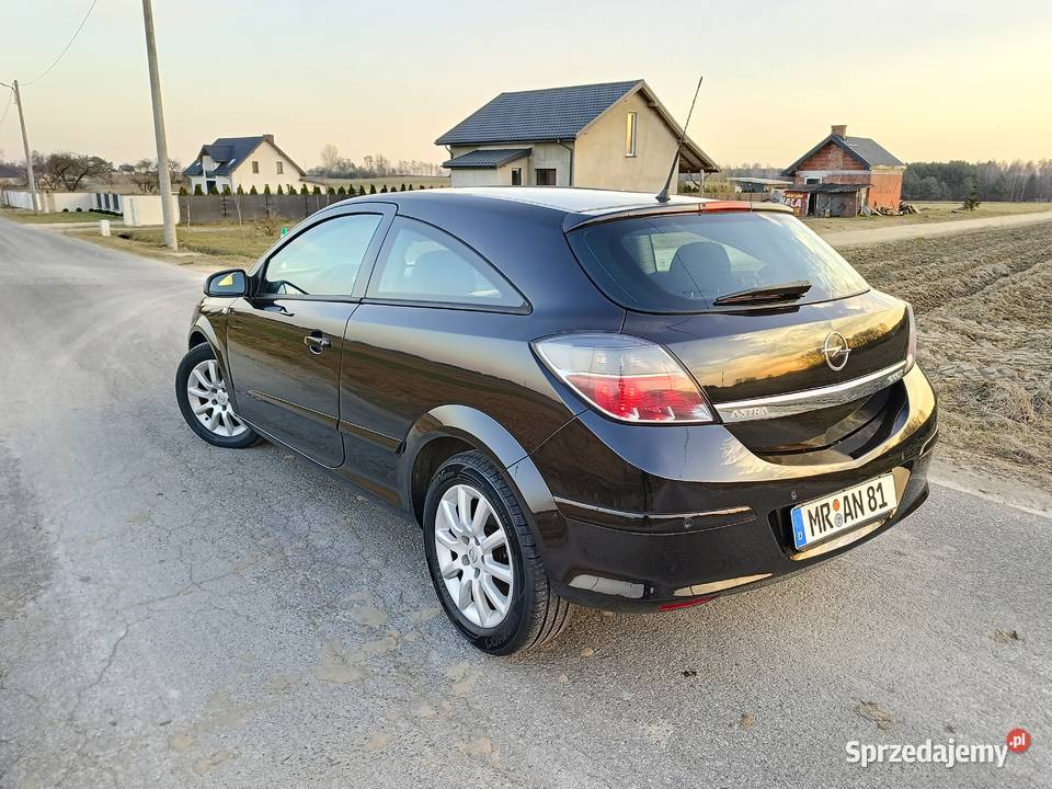Opel Astra GTC 2009r lift 14 benzyna klima 90KM Sulejów sprzedam