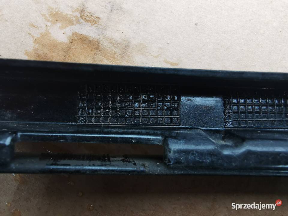 Kratka zderzaka przód auris 2 II lift 1518 sprzedam