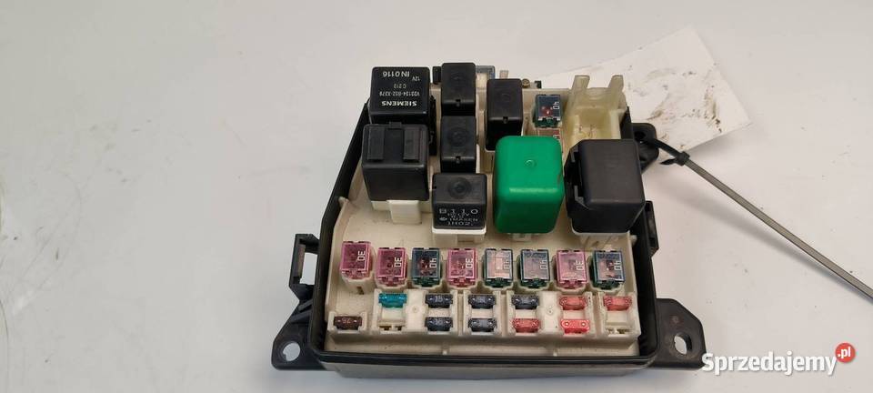 SKRZYNKA BEZPIECZNIKÓW MAZDA PREMACY PA66PPE Pozostałe