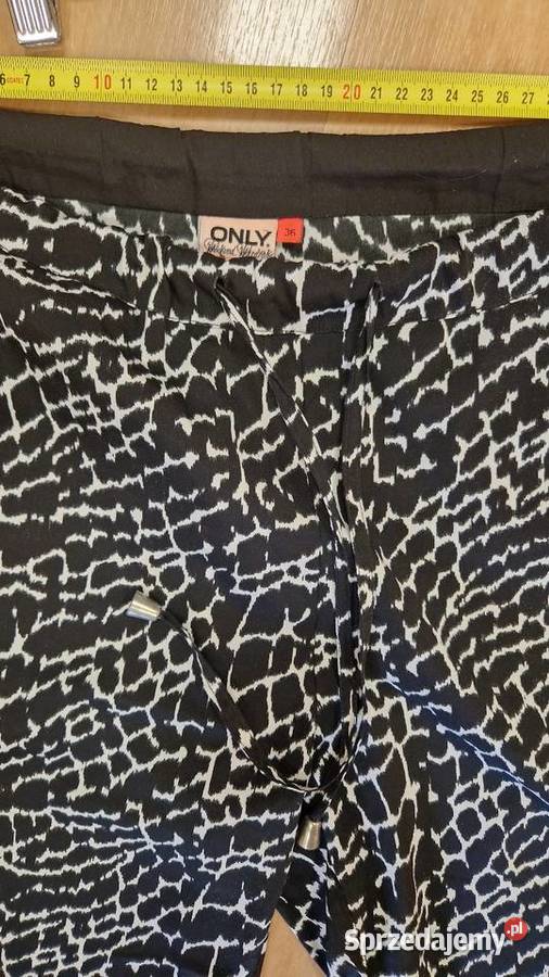 Spodnie leginsy marki Only 36 stan XL czarno Lublin
