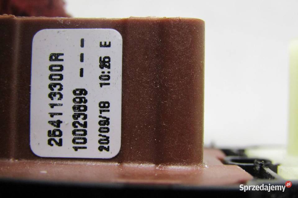 PANEL PRZYCISK SZYB DACIA DUSTER II 254117915R osobowe sprzedam