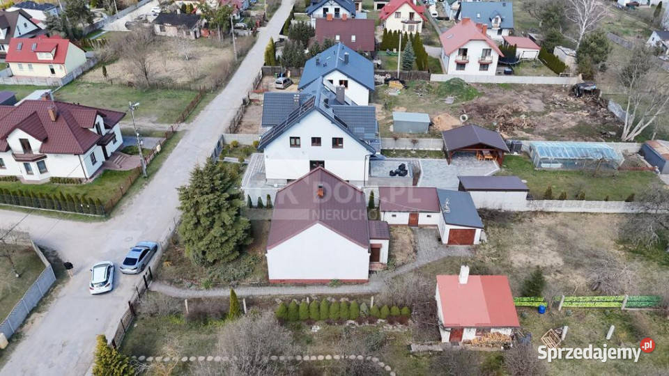 Dom Kielce Biesak działka 901m2 dachówka świętokrzyskie