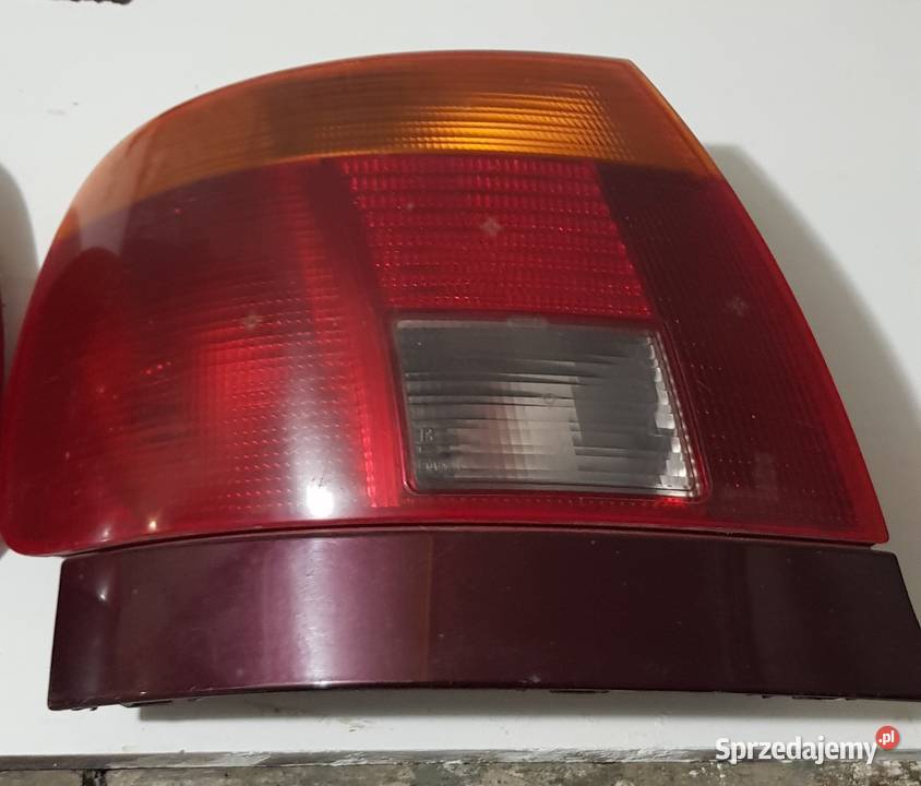 Audi A4 B5 Lampy Tylne Komplet 9499 R Oryginał Gaj Oławski