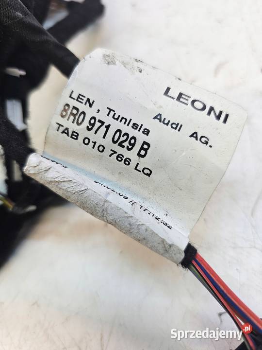 WIĄZKA DRZWI LEWY PRZÓD AUDI Q5 8R0971029B Materiały instalacyjne Przystajń