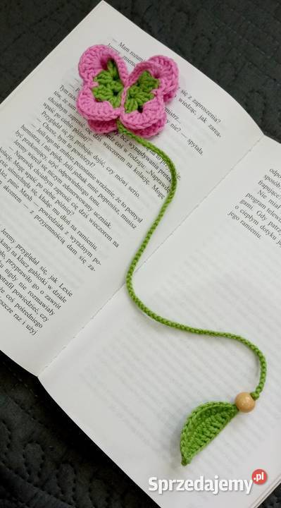 Motyl wykonany na szydełku zakładka do książki Łask