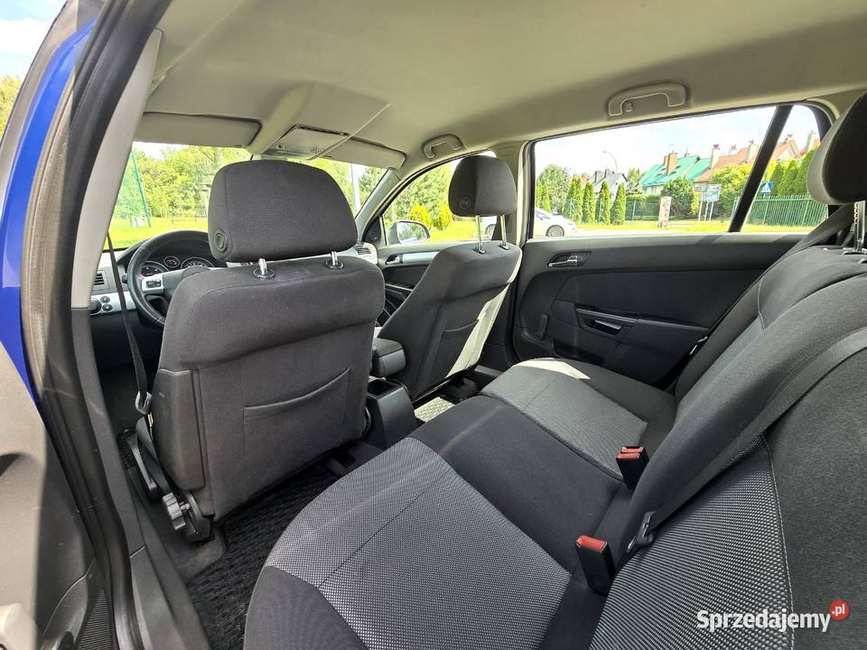 Opel Astra 13 CDTi LIFT klima 2010 Fajny stanBEZ elektryczne szyby Rzeszów