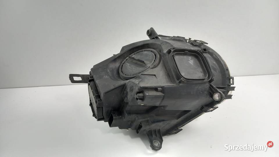 MINI COOPER D R56 LAMPA PRZÓD PRAWA osobowe Zbierkowo