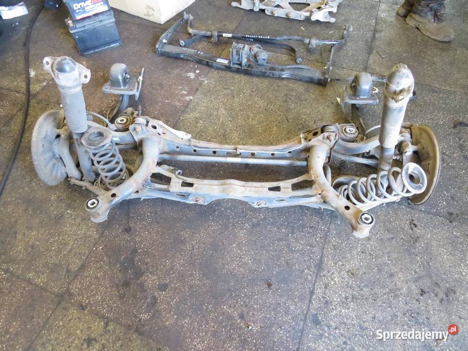 BELKA ZAWIESZENIE OŚ TYŁ PASSAT B8 KOMBI