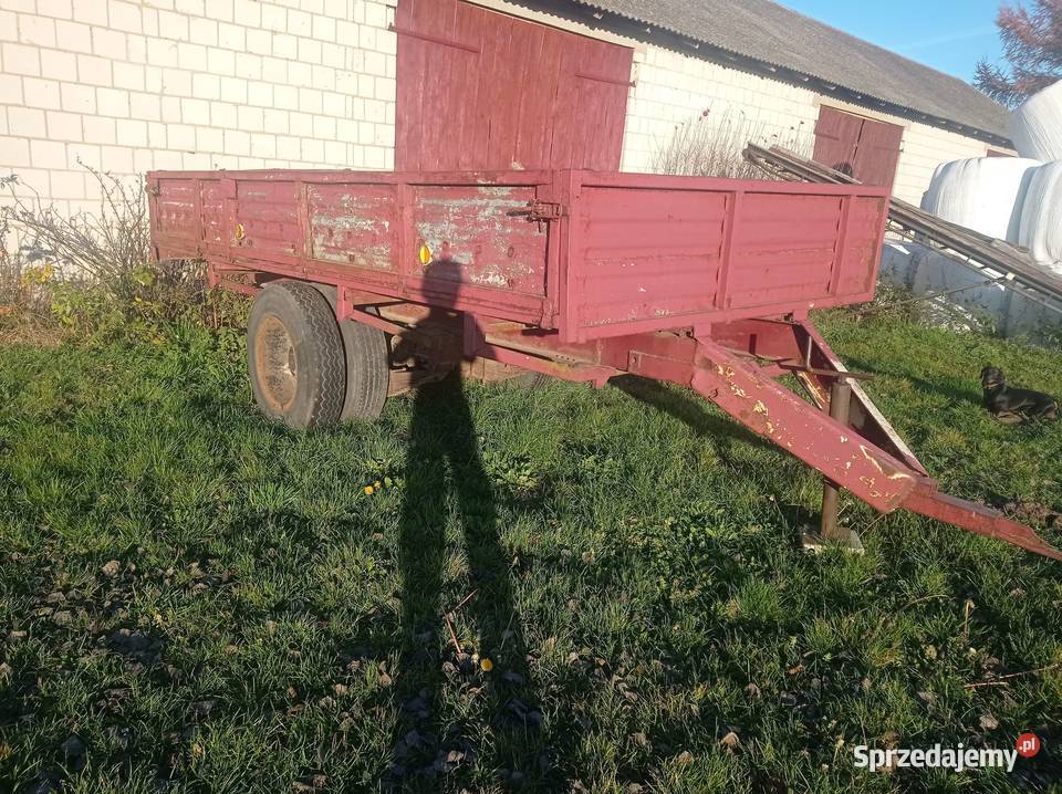 Przyczepa jednoosiowa na bliźniaku resorach