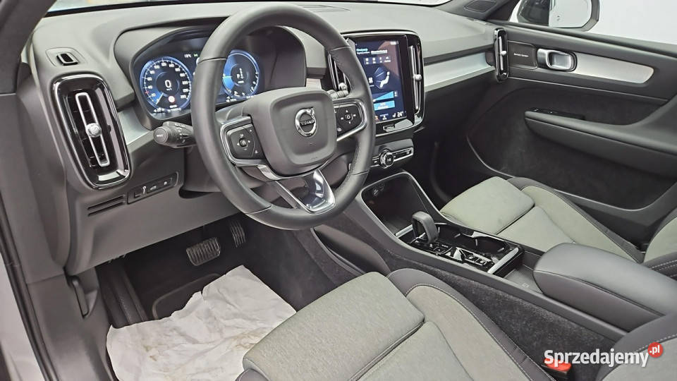 Volvo XC 40 T5 PlugIn Hybrid Plus Dark aut Z Warszawa
