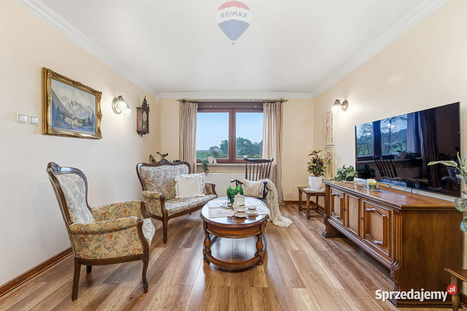 Rodzinny dom z ogrodem i stawem Sprzedaż