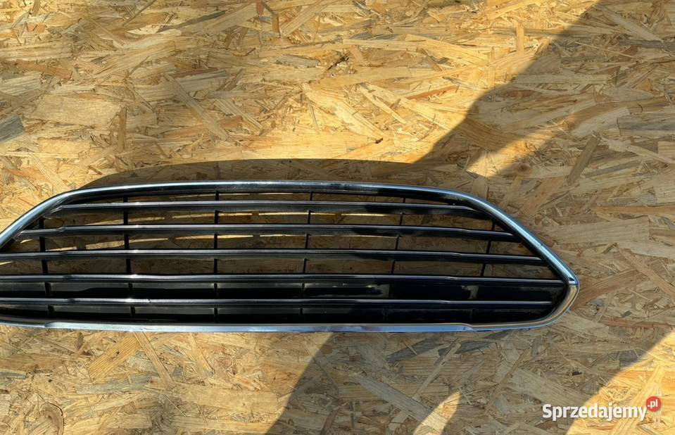 FORD FIESTA MK7 LIFT ATRAPA GRILL KRATKA CHROMY