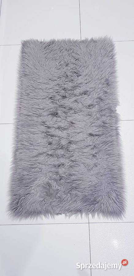 Futrzasty dywanik do wyczesania Dąbrowa Górnicza