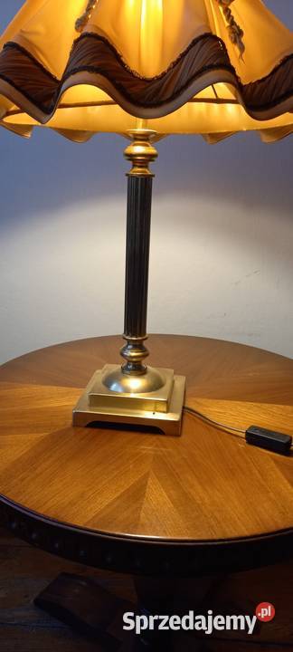 Romantyczna mosiężna lampa z abażurem