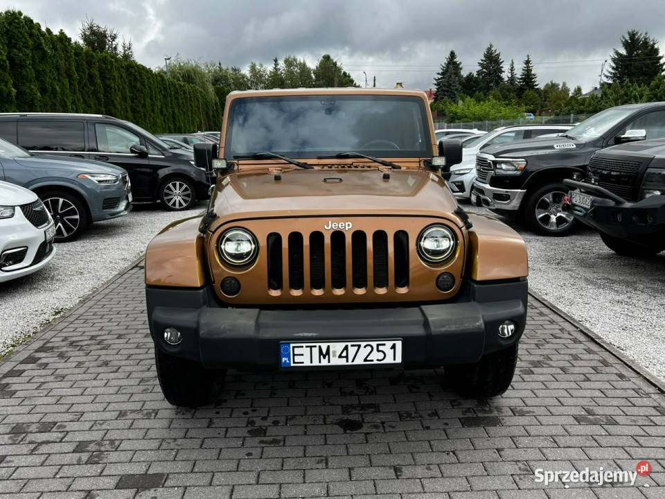 Jeep Wrangler Unlimited 38 Sahara 70th lakier metallic