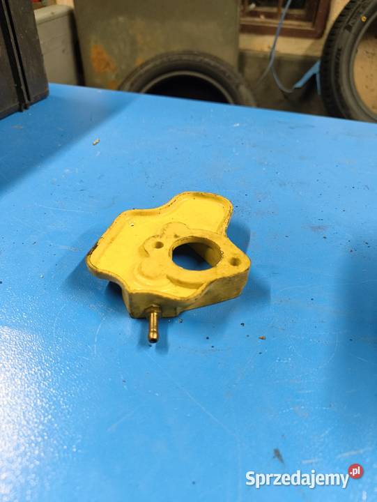 Podstawka podstawa gaźnika izolator Fiat 126p osobowe Kolektory ssące Warszawa