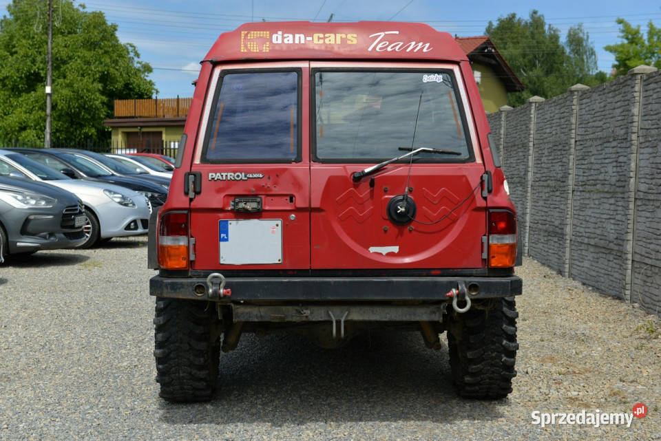 Nissan Patrol 28 TD Opony Silverstone 35 czerwony Dąbrowa Górnicza