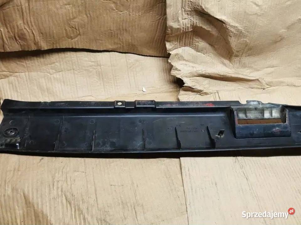 Listwa plastik bagażnika BMW E34 kombi Żory