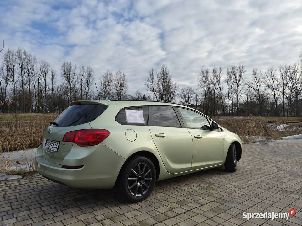 Opel Astra J stan techniczny przeglądzieSpalanie manualna