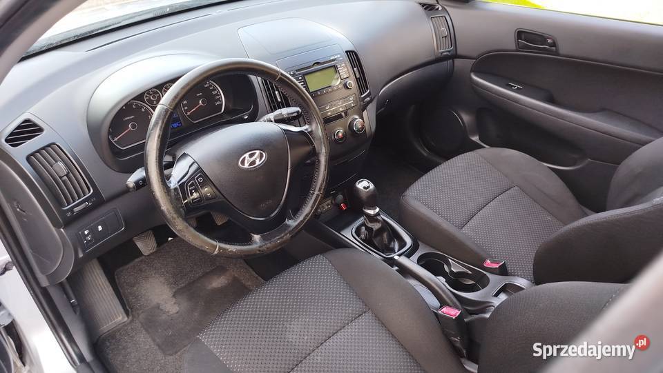 Hyundai i30 14 benzyna 105 Bezwypadkowy Zadbany komputer pokładowy Bytów
