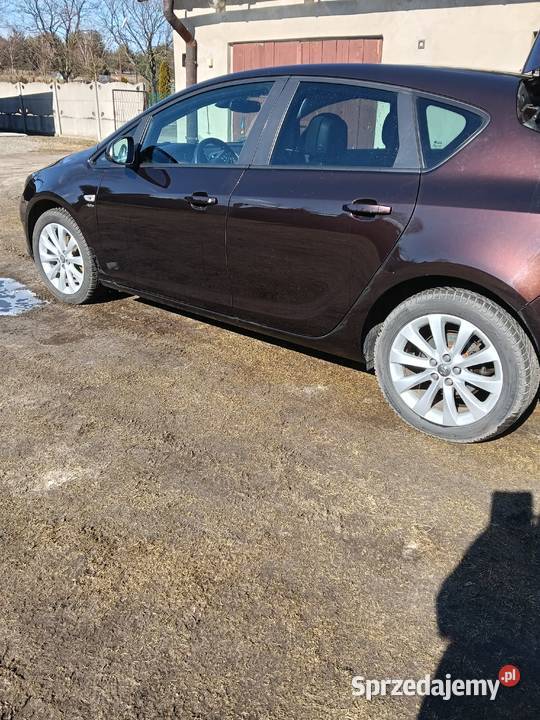 Opel Astra 2013 benzyna Rzędkowice