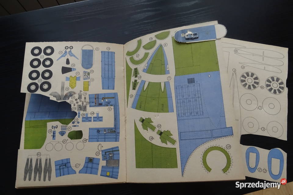 Zestaw 13 sztuk Modeli kartonowych Skierniewice sprzedam
