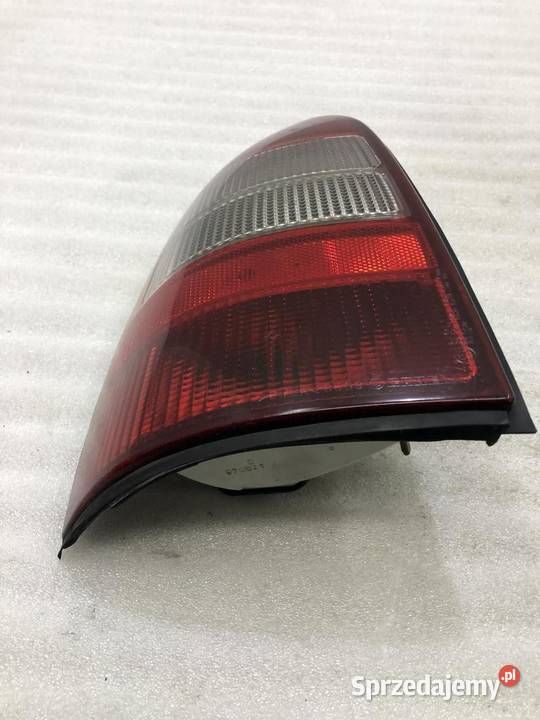 LAMPA LEWY TYŁ OPEL VECTRA B KOMBI 90585001 osobowe