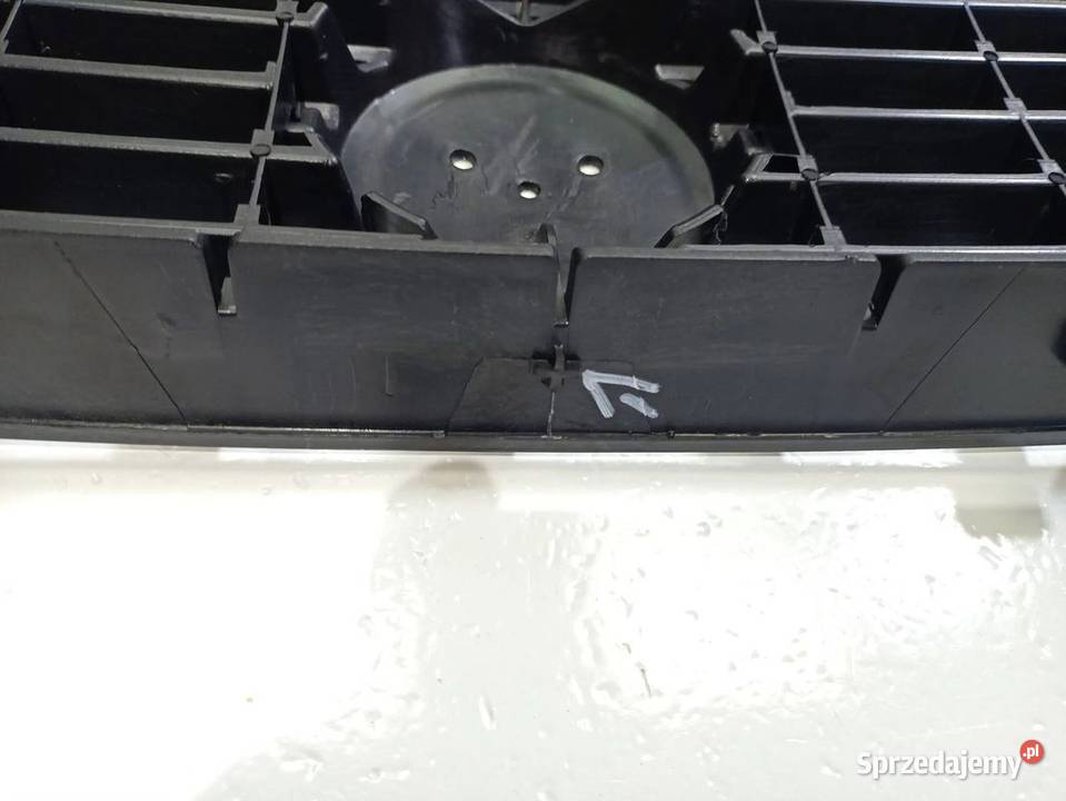 Fiat Linea 20072013 ATRAPA GRILL CHROM CZARNY osobowe Karoseria Skarżysko-Kamienna
