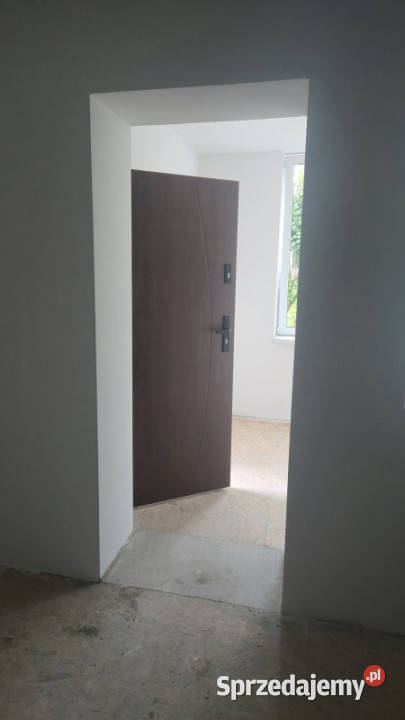 Sprzedam mieszkanie bezczynszowe parter 72 m2 z Liczba pokoi 4 Dzierżoniów