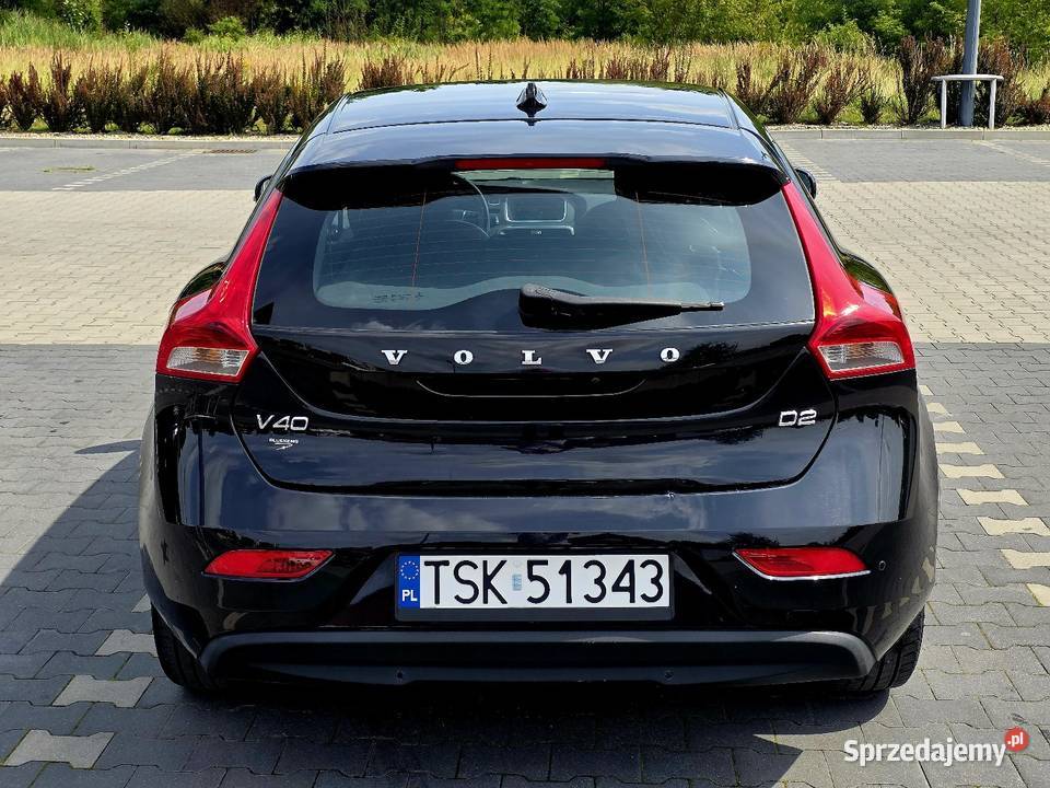 Volvo V40 D2 Momentum 16 diesel 115 2013r czarny Skarżysko-Kamienna