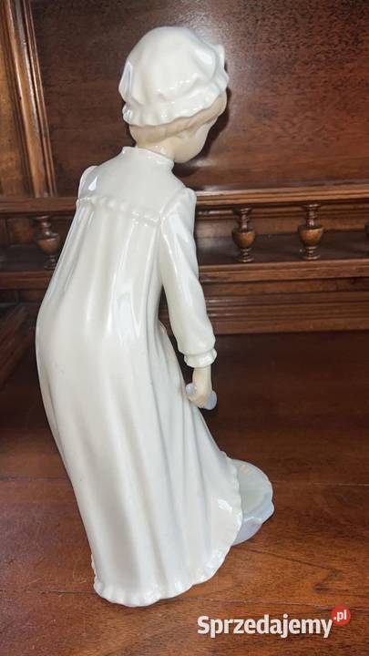 Figurka dziewczyny myjącej nogi 1966r Lladro Porcelana i szkło pomorskie Gdańsk sprzedam
