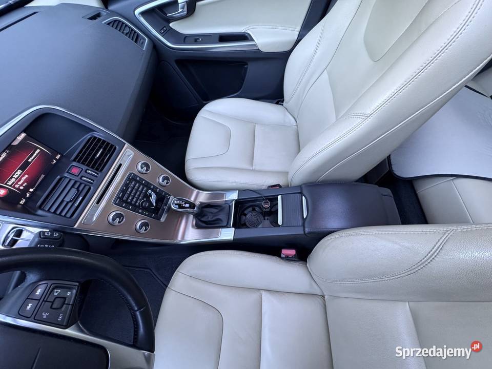 2017 Volvo XC60 Panorama Jasne Skóry D3 150 Rok produkcji 2017 XC 60 Tarnów