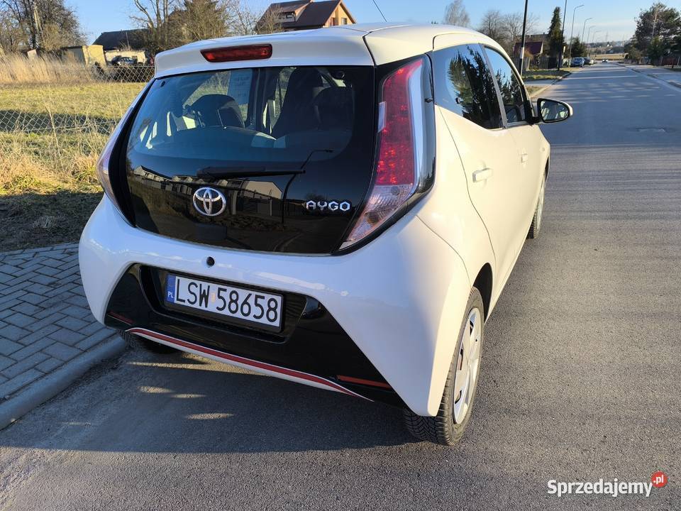 TOYOTA AYGO 10 2017r